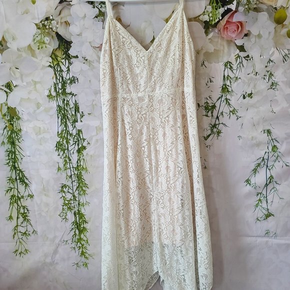 Speechless Women's Sleeveless Asymmetrical Lace Dress - Picture 3 of 6